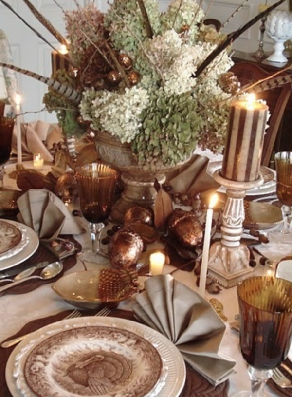 Holiday Entertaining: Setting A Beautiful Thanksgiving Table