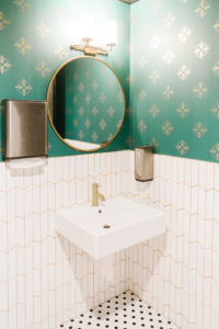 X-Golf Green, White & Gold Bathroom