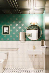 X-Golf Green, White & Gold Bathroom