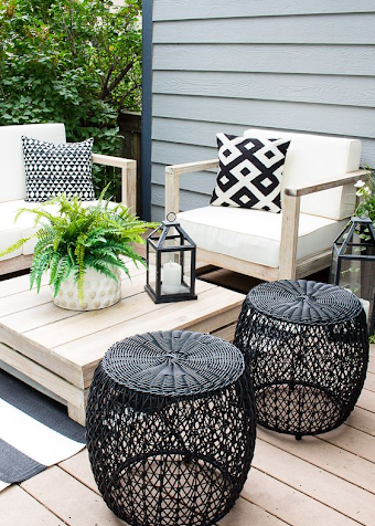 Outdoor Living Space On Any Budget, How To Create An Outdoor Living Space On A Budget